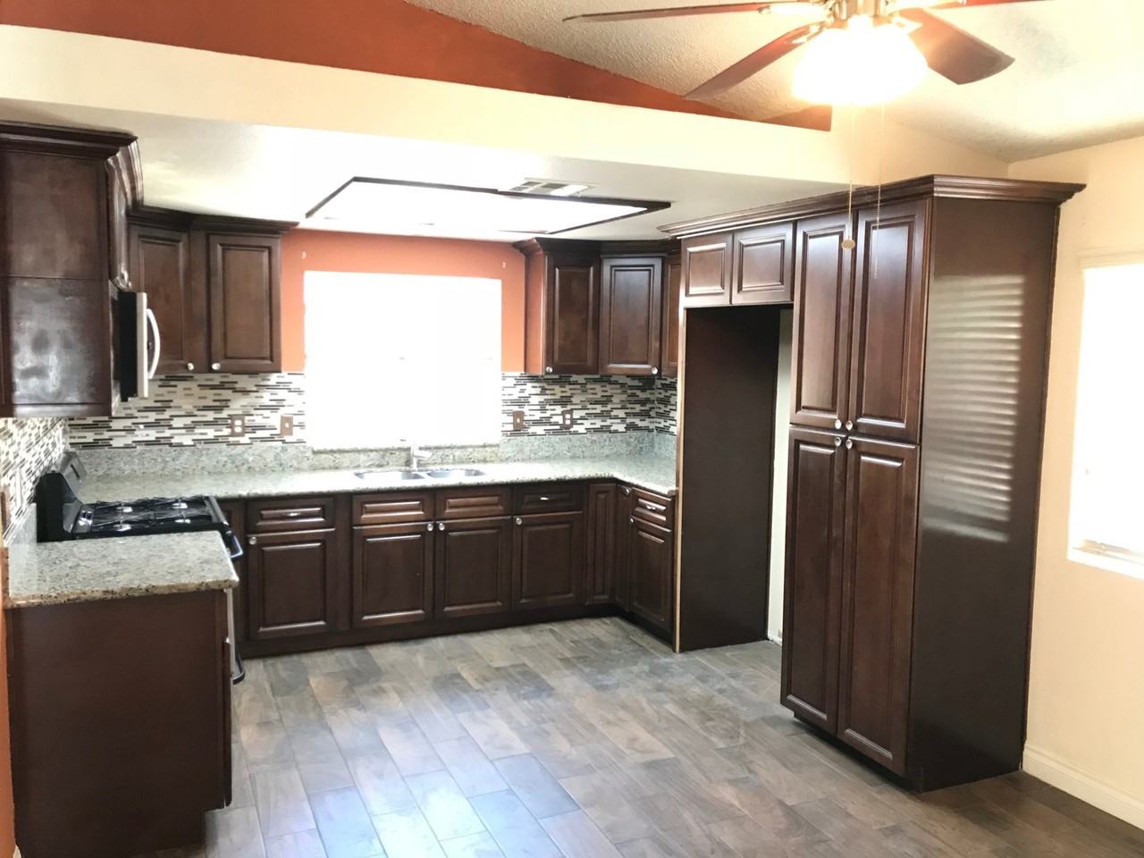 2206 Glimmer Way - Photo 7 of 24