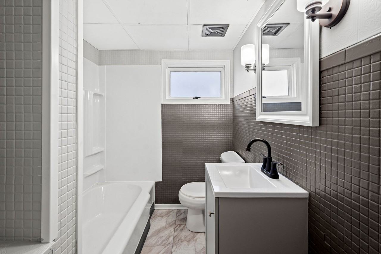 36 W Meyers St - Photo 2 of 35