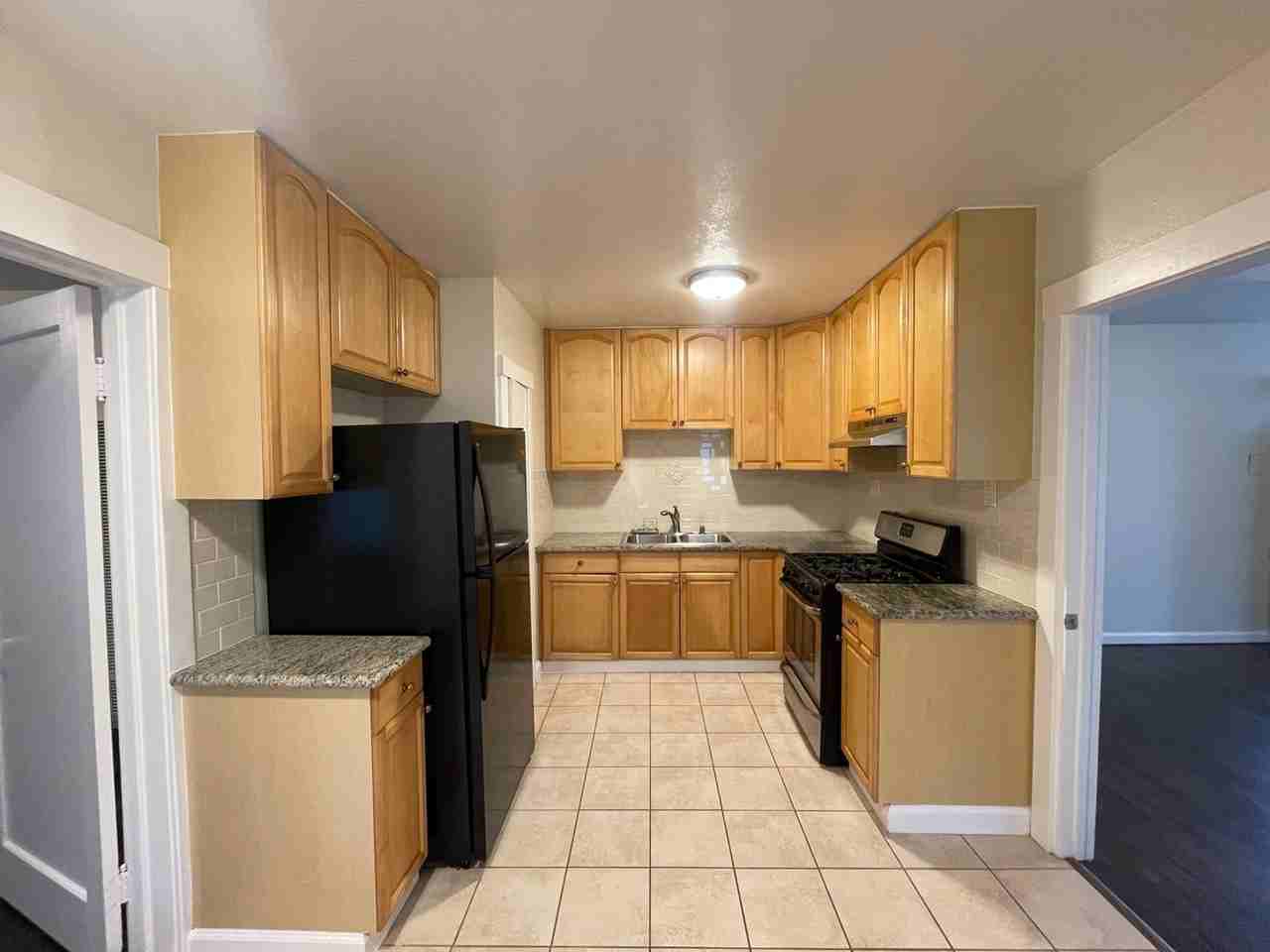 62 Spruce St - Photo 4 of 9