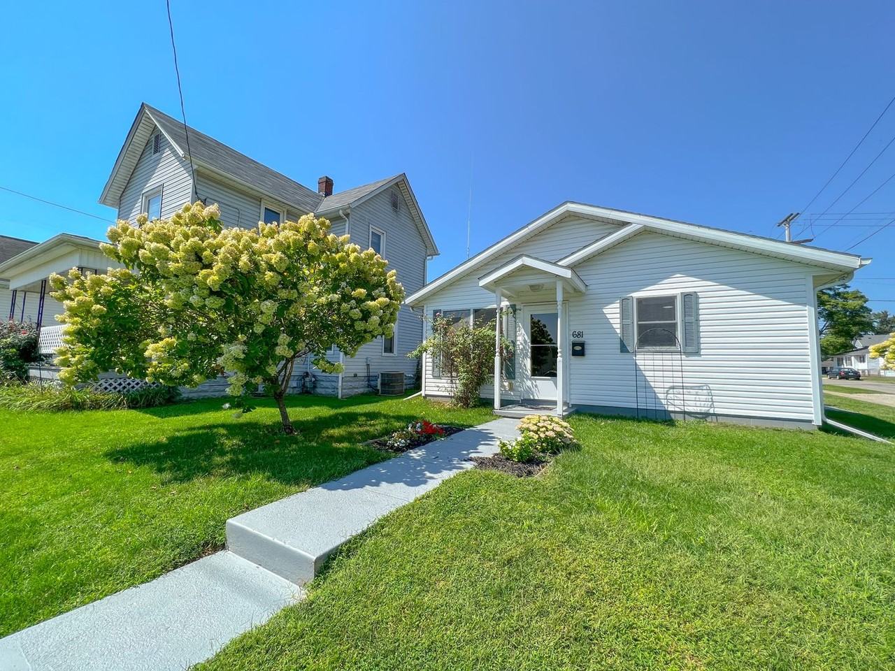 681 Maple Ave - Photo 2 of 46