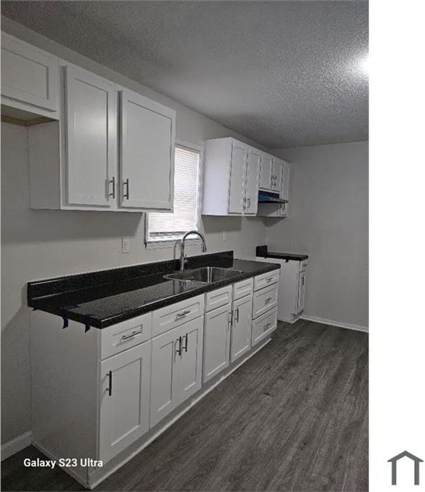 659 Pearce St - Photo 3 of 5