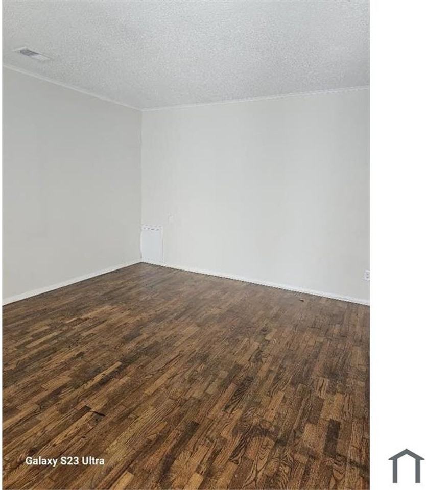 659 Pearce St - Photo 4 of 5