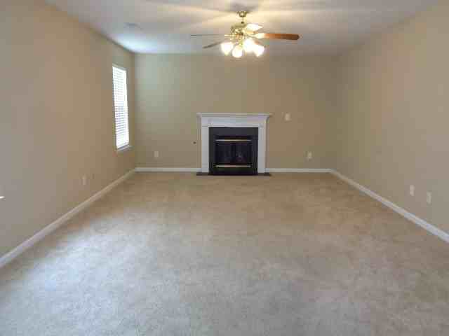2243 Hayward Ln - Photo 2 of 14