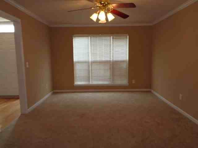 2243 Hayward Ln - Photo 3 of 14