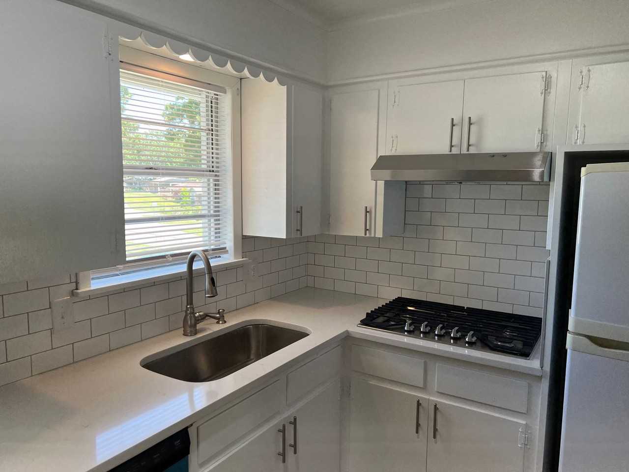 409 Highhill Rd - Photo 5 of 22