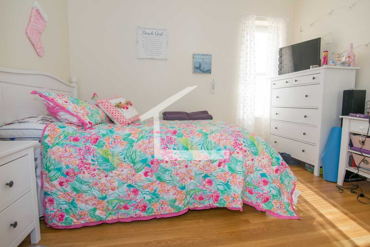 1801 Beacon Street - Photo 4 of 16