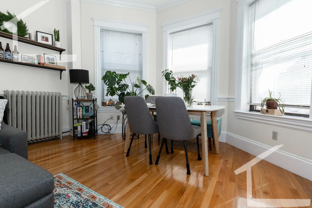 870 Beacon Street - Photo 6 of 9