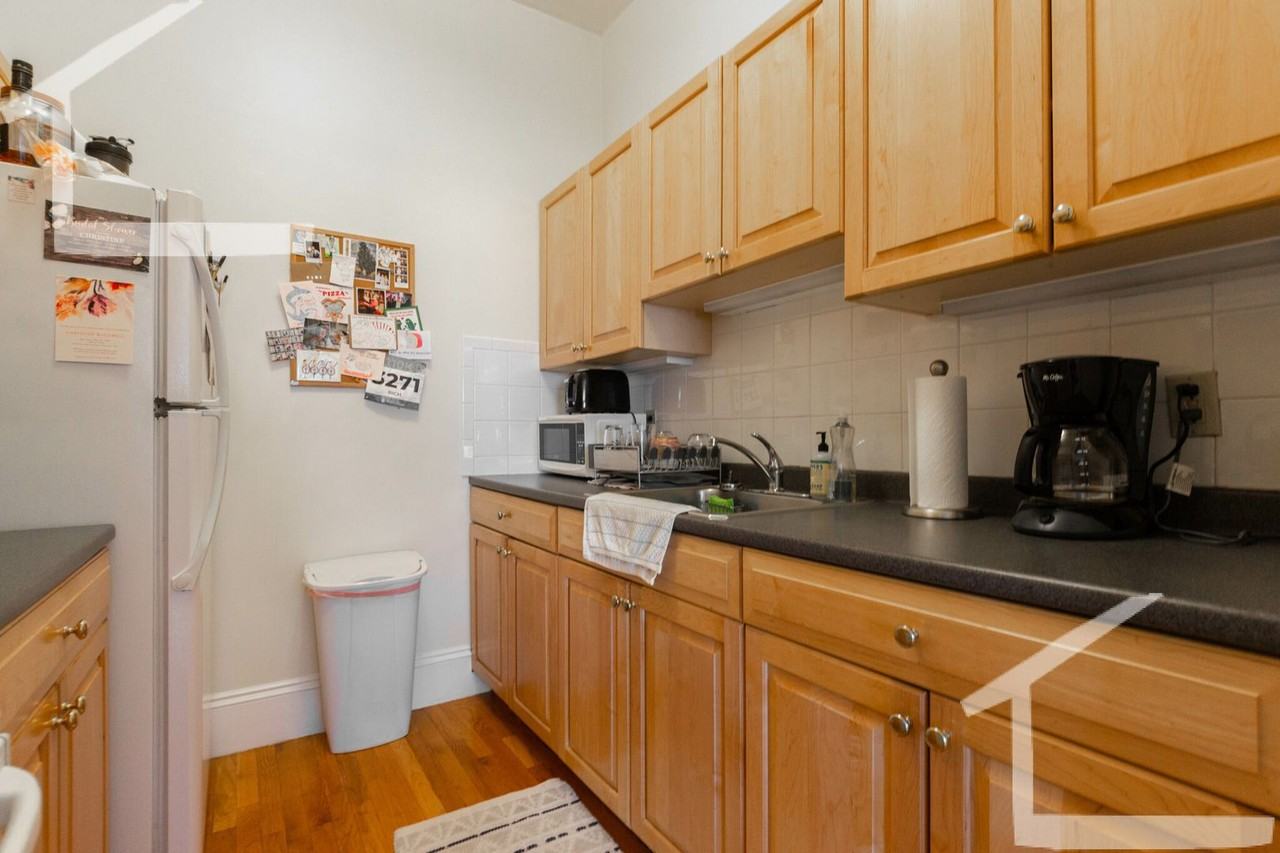 870 Beacon Street - Photo 7 of 9