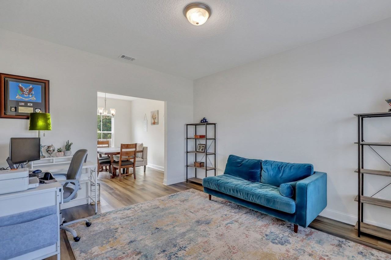 487 Meloney Dr - Photo 5 of 44