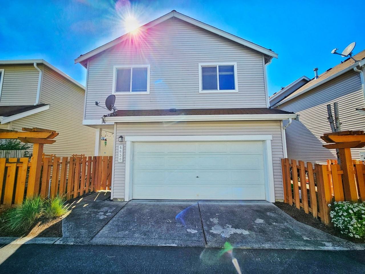 6630 Francis Ave Se - Photo 2 of 23