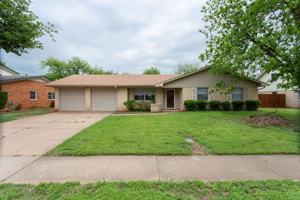 featured image of 2811 Barrywood Dr