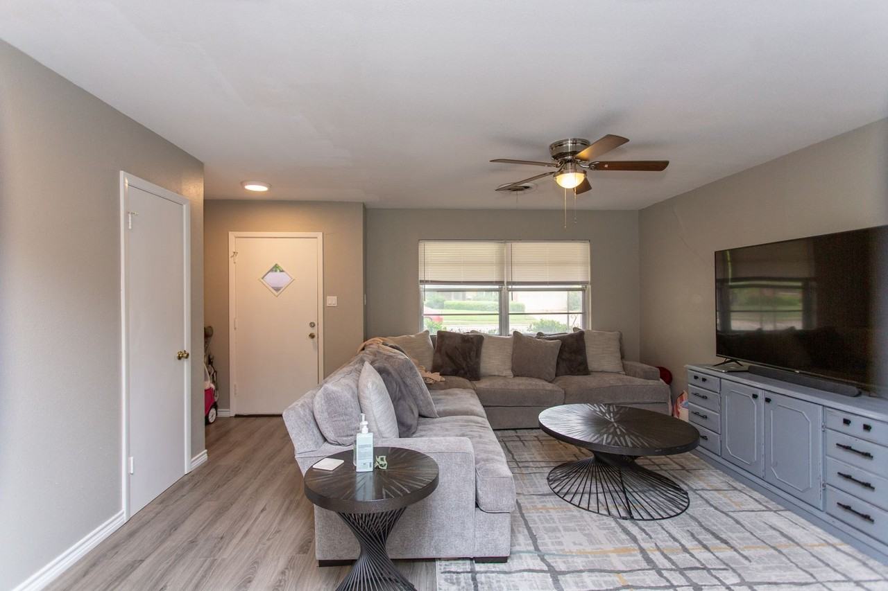 2811 Barrywood Dr - Photo 3 of 22