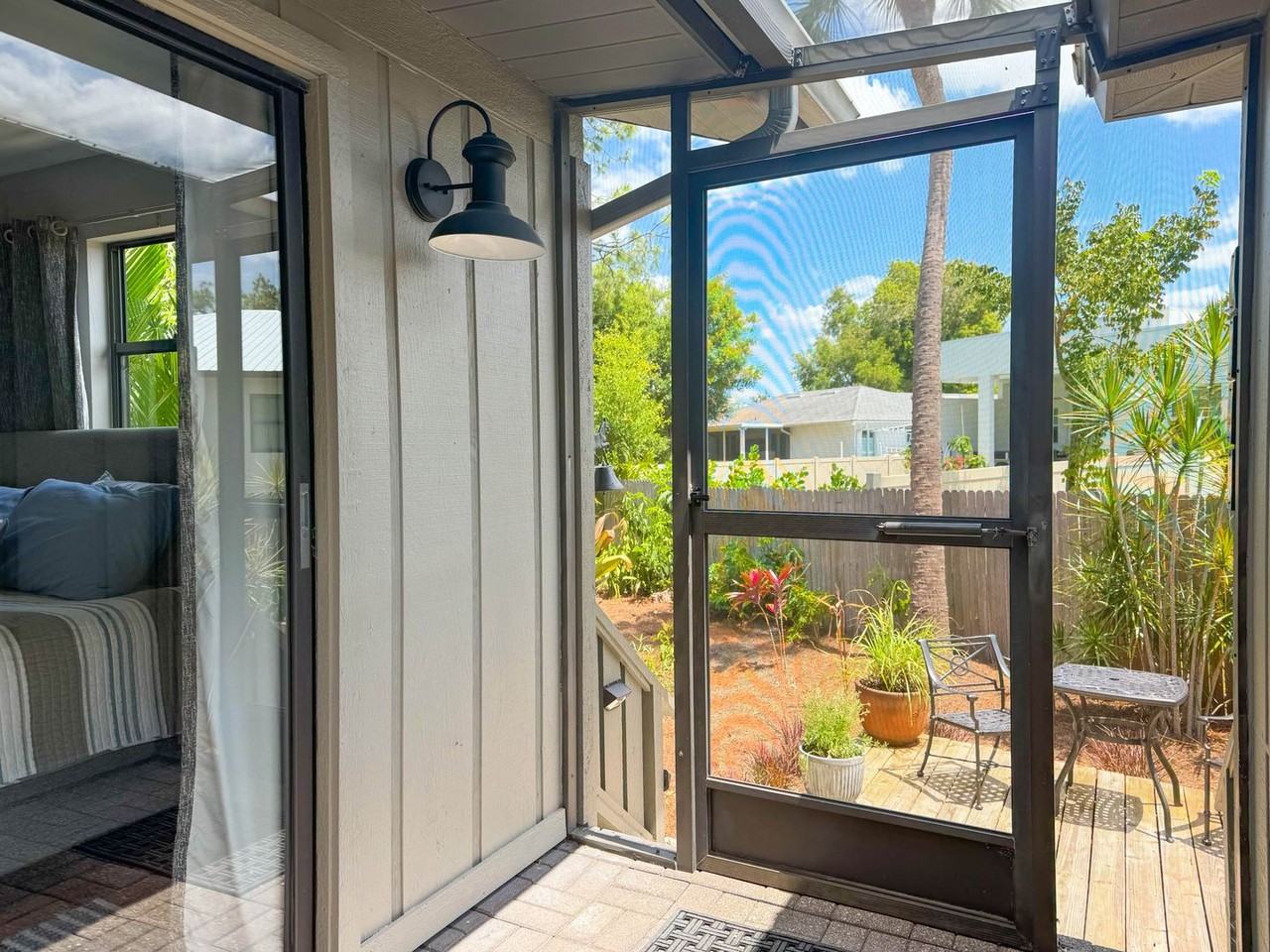 1042 Oak Forest Dr - Photo 6 of 36