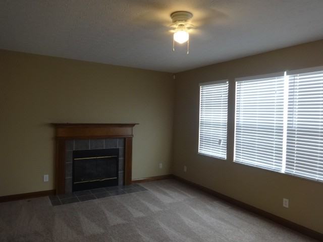 383 Clifden Ct - Photo 2 of 11