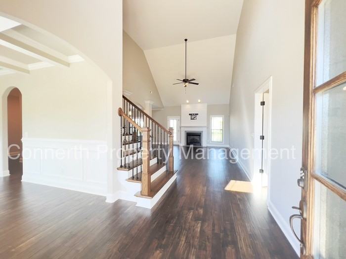 1249 Upland Ter - Photo 2 of 48