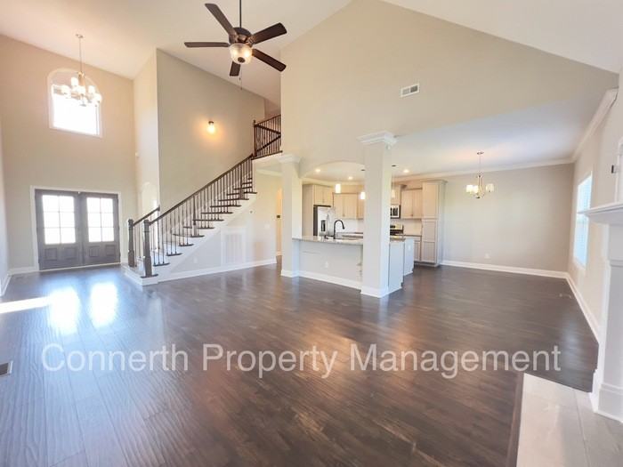 1249 Upland Ter - Photo 3 of 48