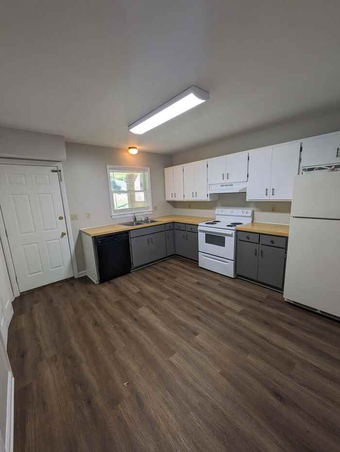 228 Park Ln - Photo 2 of 8