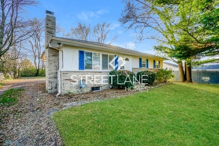 1017 Smith Rd - Photo 2 of 15