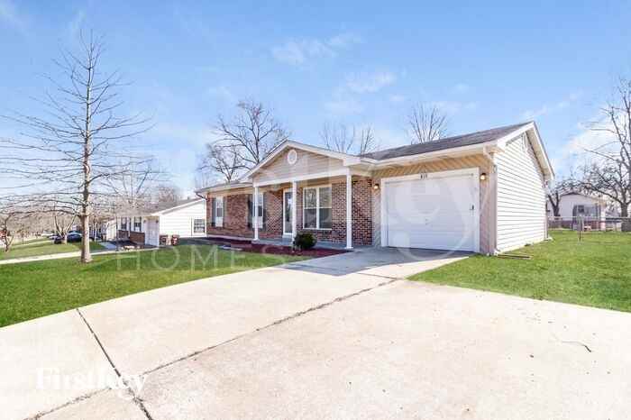 836 Sommerset Dr - Photo 2 of 15