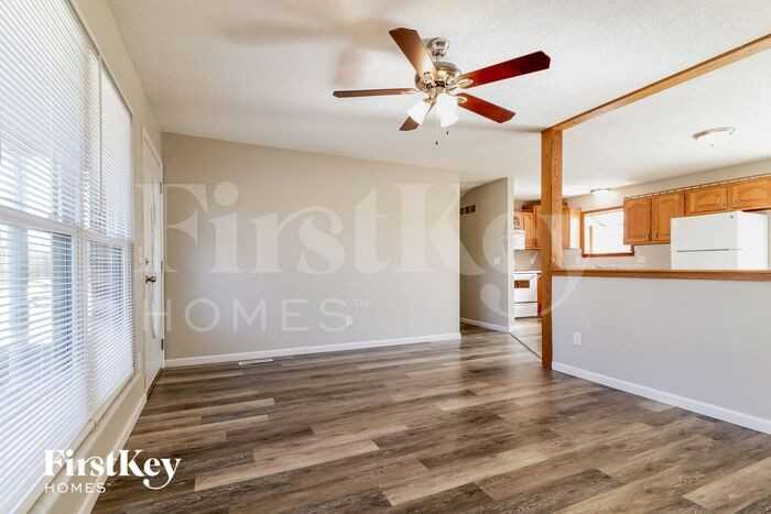 836 Sommerset Dr - Photo 3 of 15