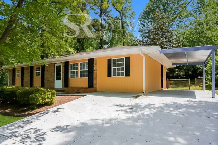 6673 Carriage Dr Sw - Photo 3 of 15