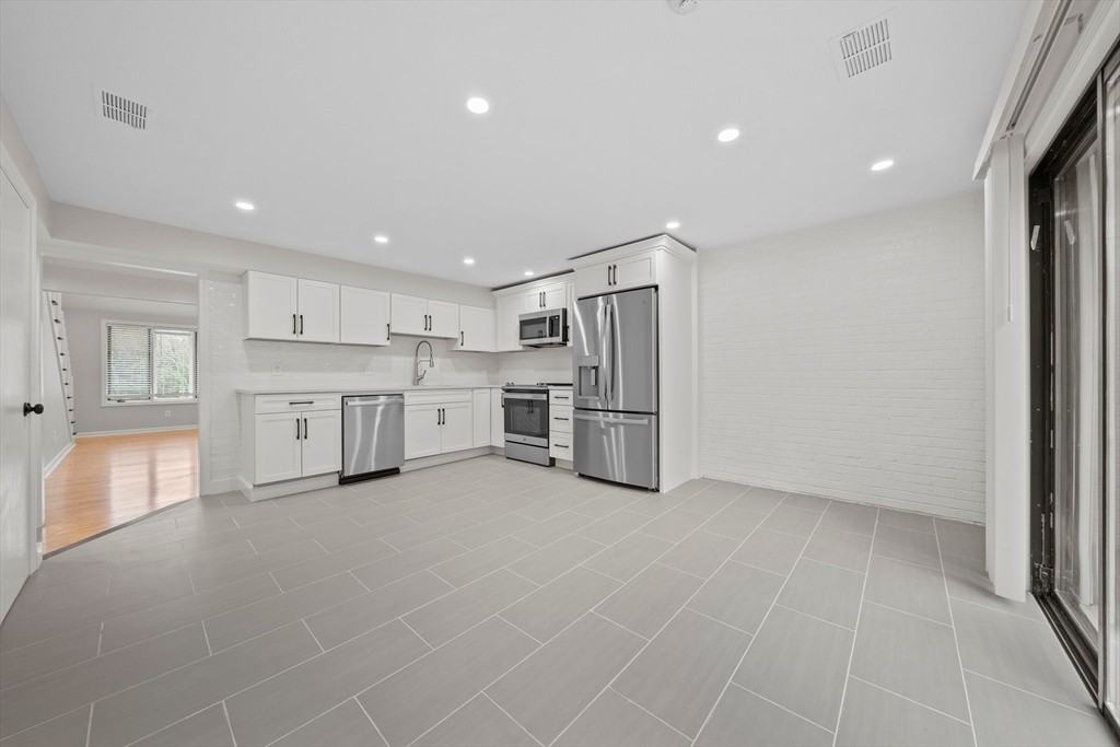 44 Pinebrook Ln #4 - Photo 2 of 16