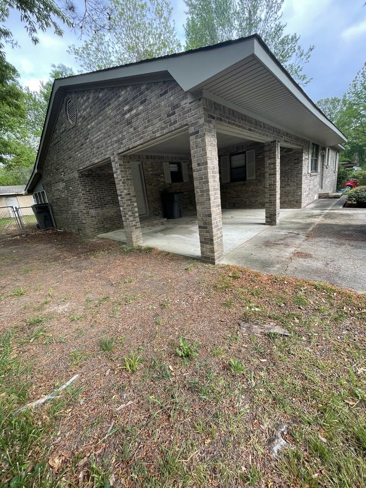 507 Tech St - Photo 2 of 13