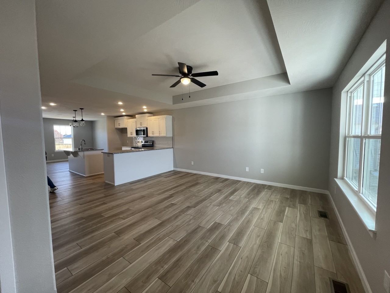 692 N Jozlynn Ave #NA - Photo 2 of 14