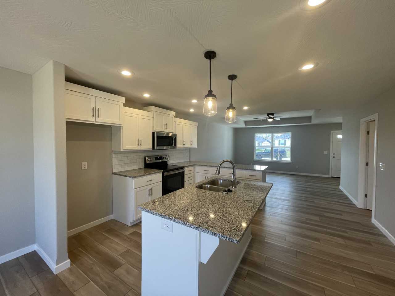 692 N Jozlynn Ave #NA - Photo 4 of 14