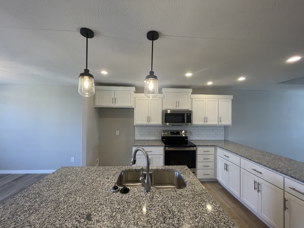 692 N Jozlynn Ave #NA - Photo 5 of 14