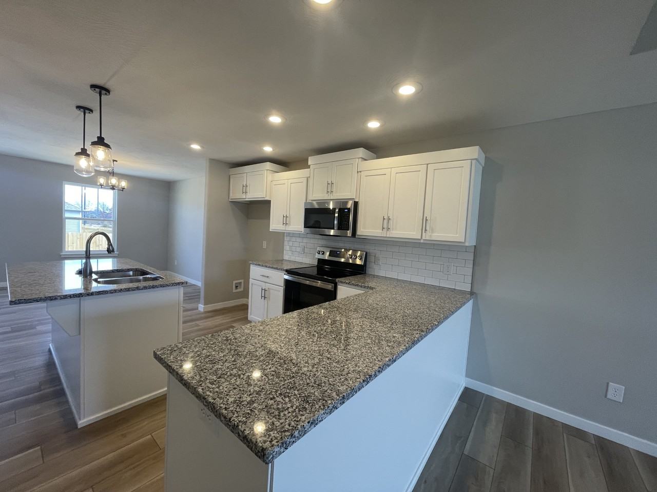 692 N Jozlynn Ave #NA - Photo 6 of 14