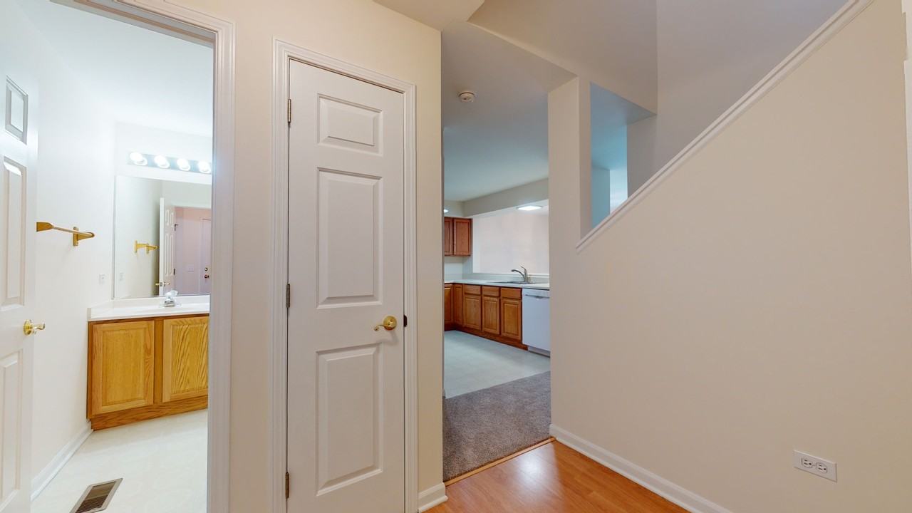 2739 Cobblestone Dr - Photo 4 of 32