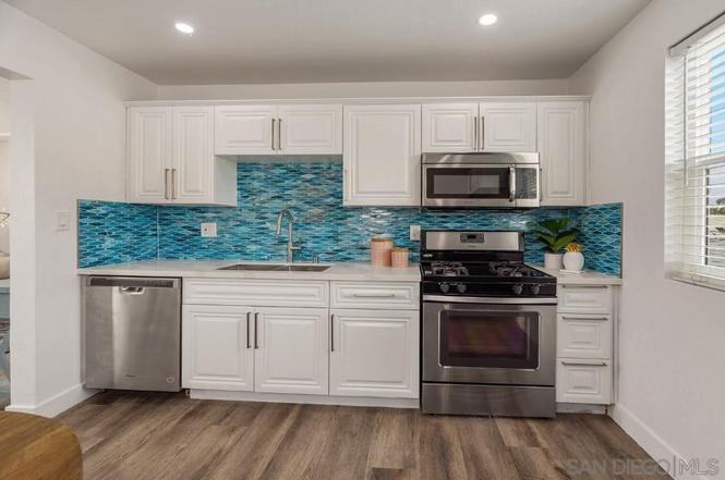 2737 G St #A - Photo 5 of 12