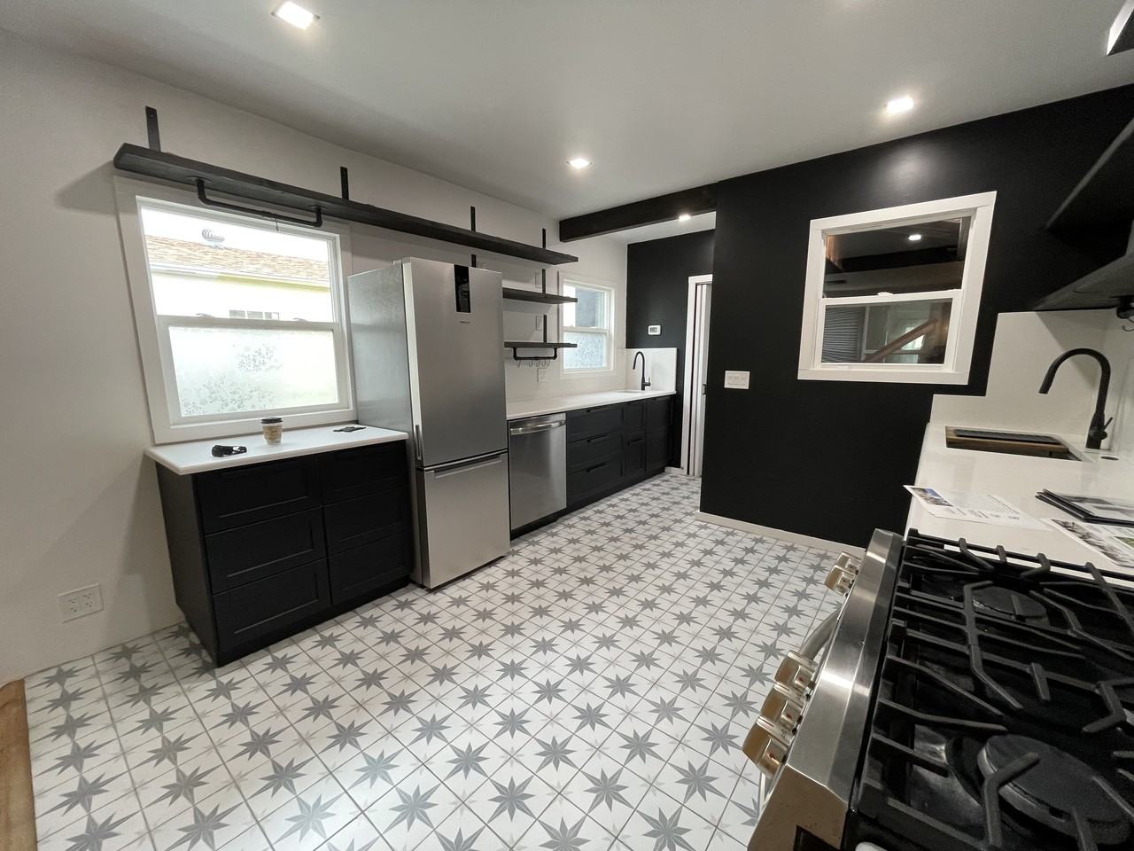 5902 Lemp Avenue - Photo 4 of 20
