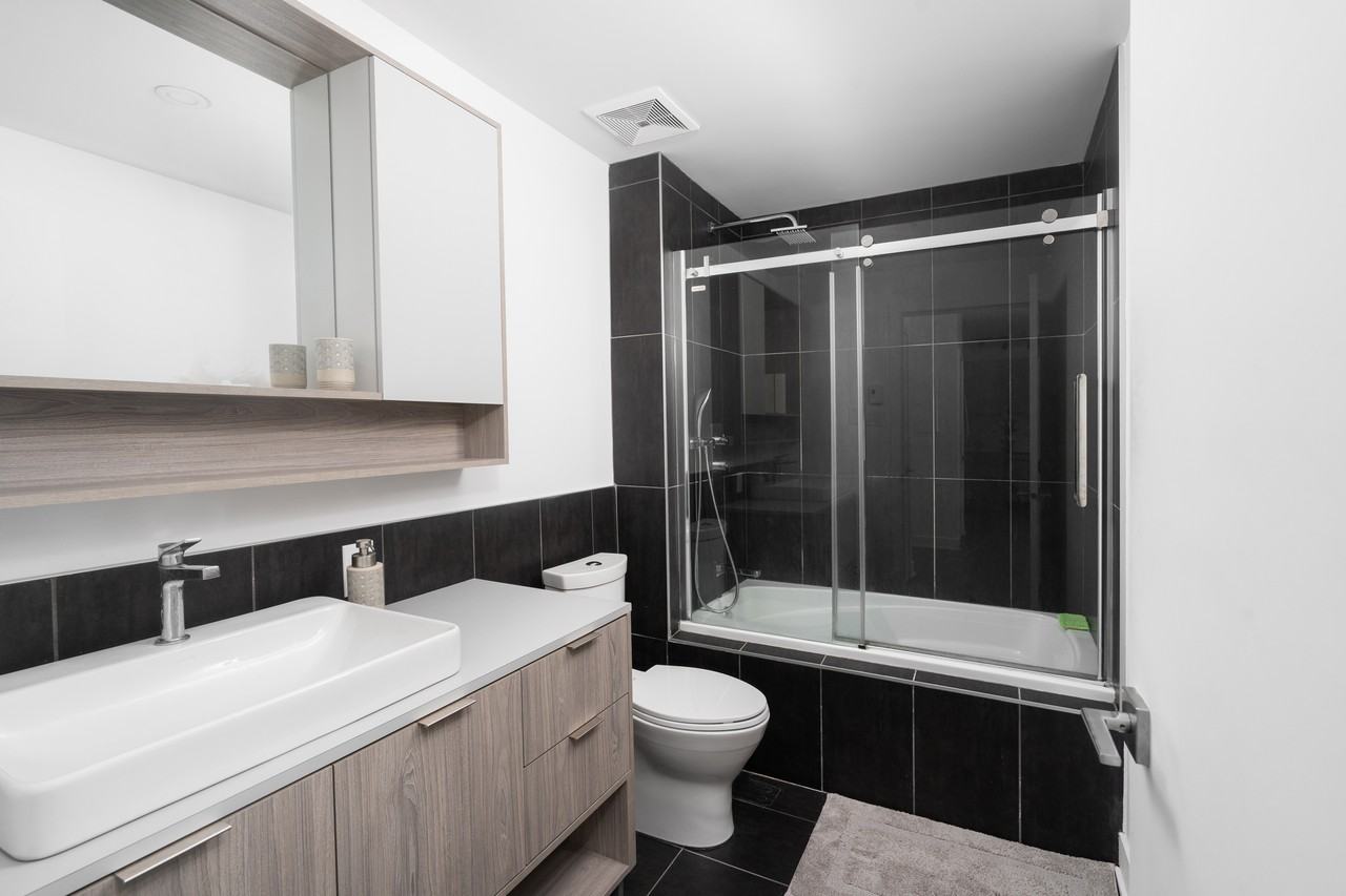 145 Boulevard Bouchard - Photo 3 of 12