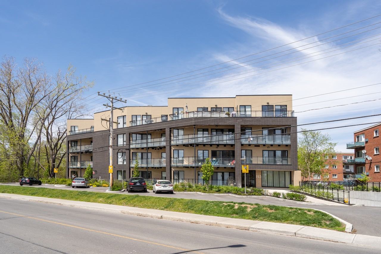 145 Boulevard Bouchard - Photo 2 of 12