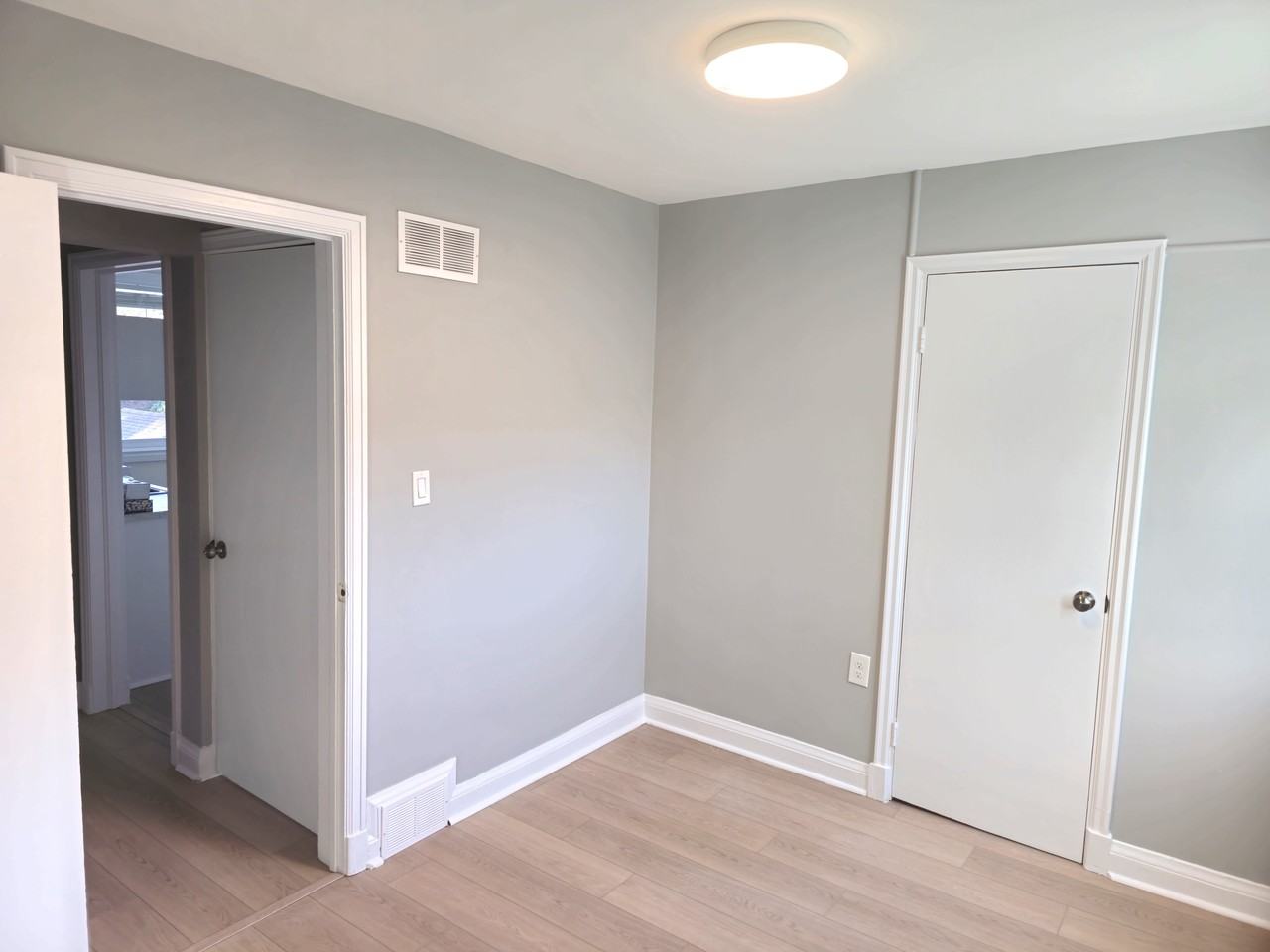 223 King Street - Photo 2 of 9