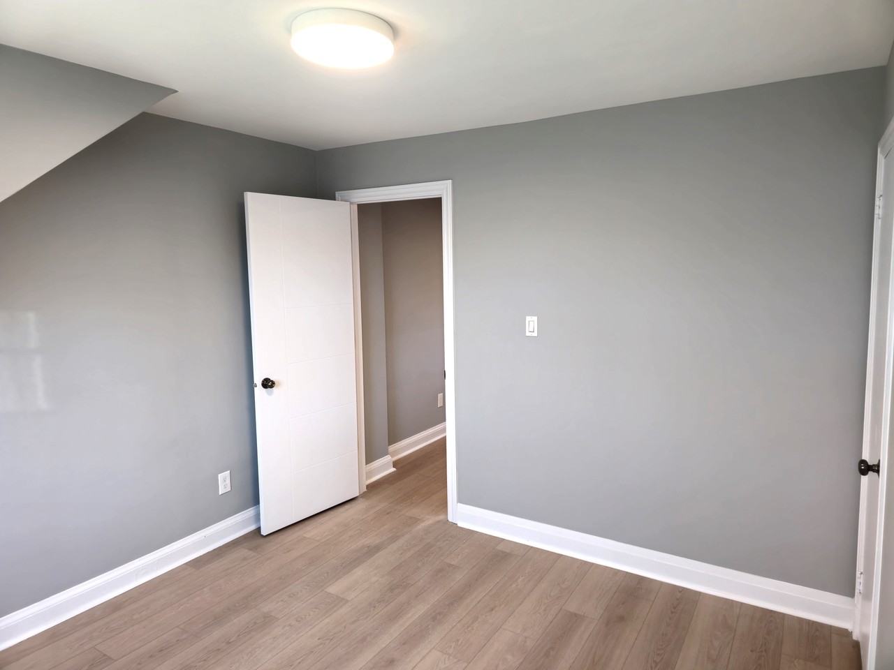 223 King Street - Photo 3 of 9