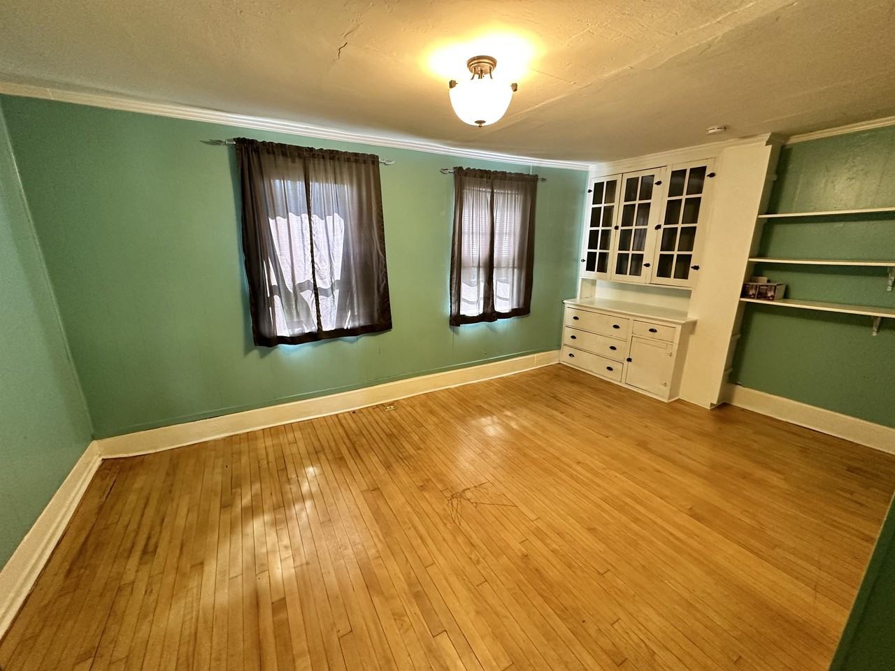 705 S 2nd St #1 - Photo 3 of 7