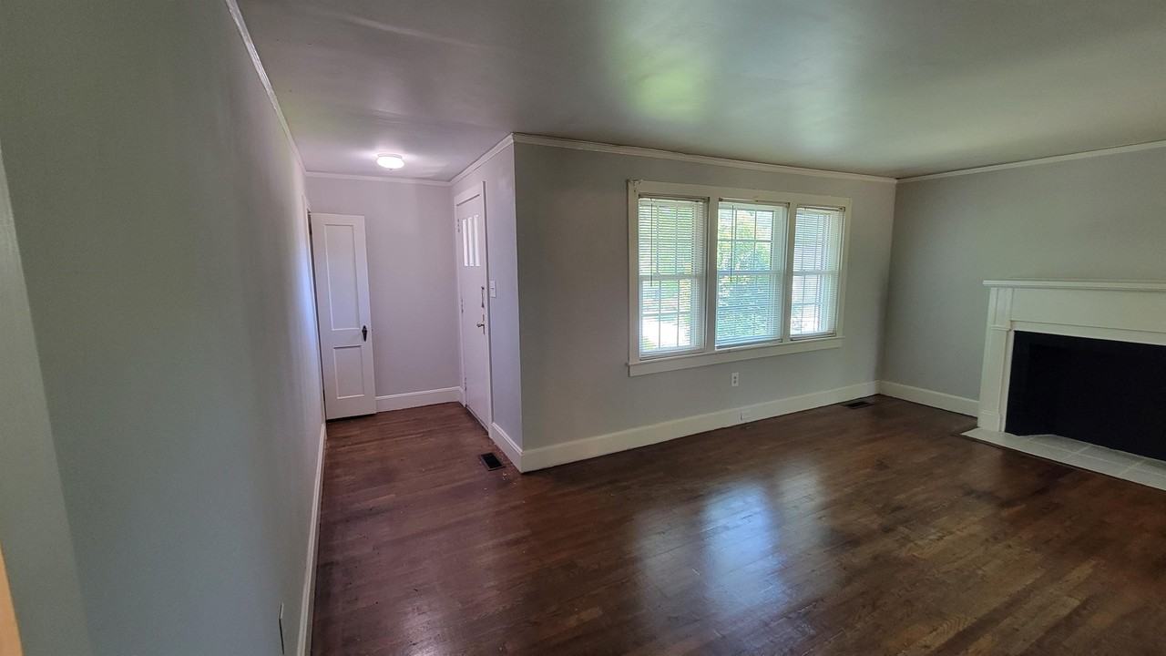 307 Jennings Ave #1 - Photo 4 of 12