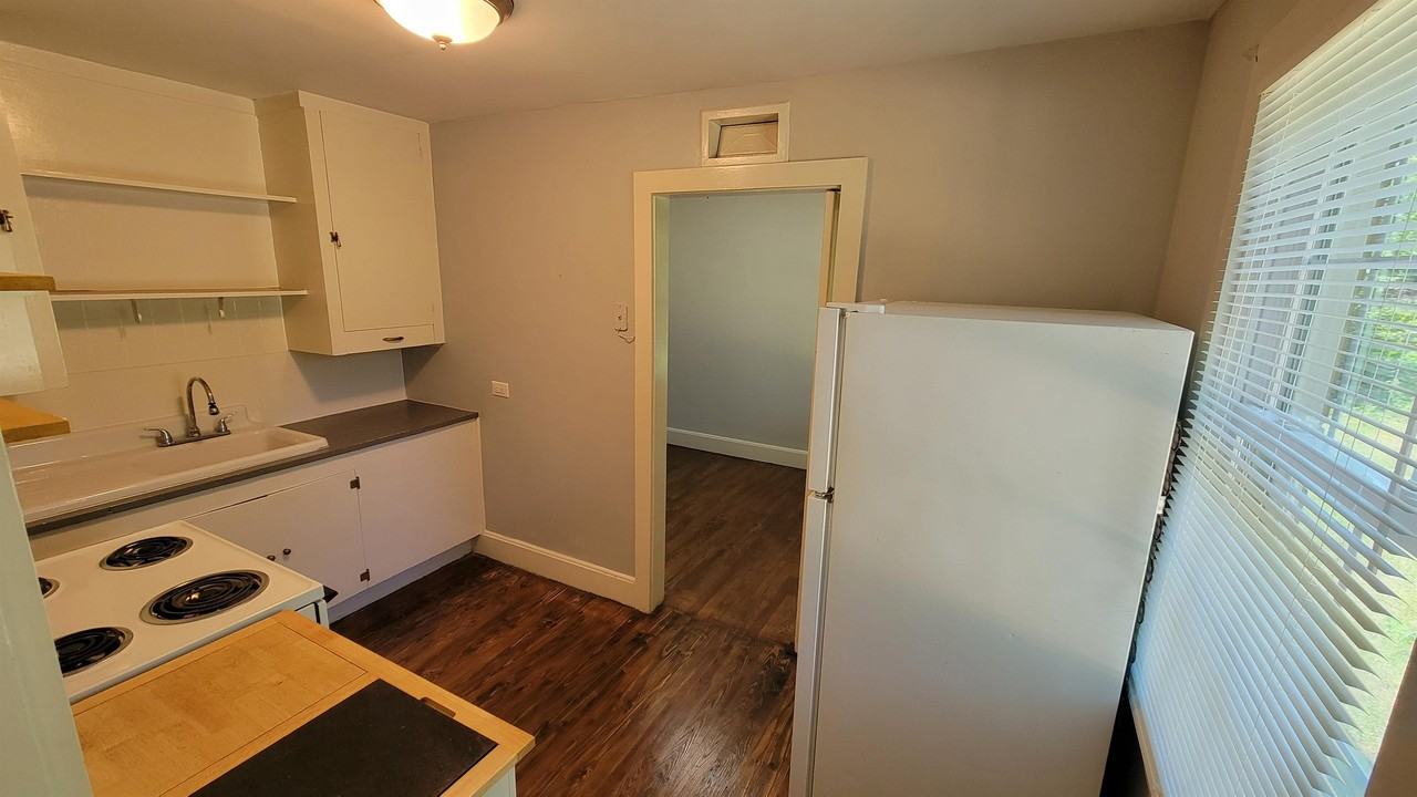 307 Jennings Ave #1 - Photo 5 of 12