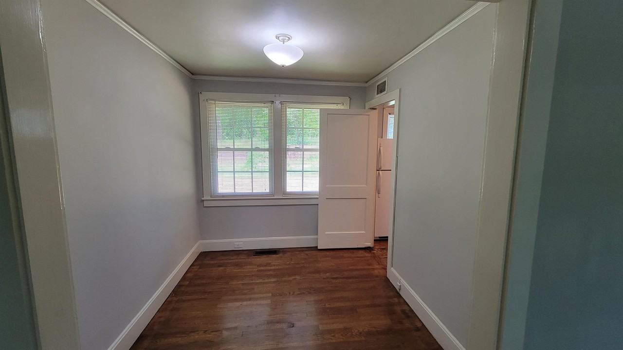 307 Jennings Ave #1 - Photo 7 of 12