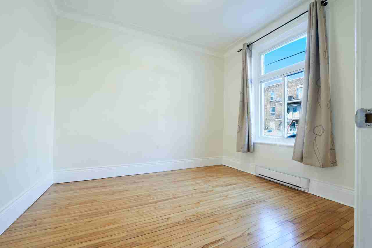 3416 Rue Evelyn - Photo 3 of 6