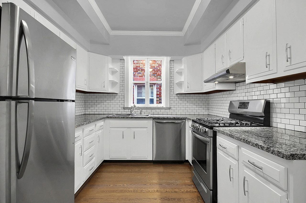 7379 Pershing Ave Apt 1e #1E - Photo 2 of 17