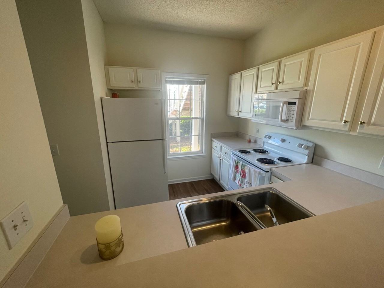 4615 Mcclelland Dr - Photo 4 of 17