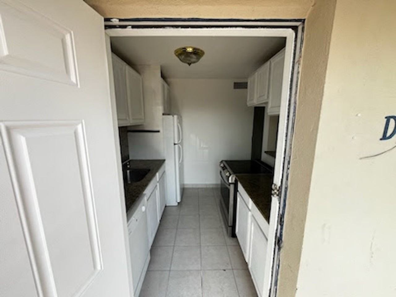 817 Lighthouse Dr - Photo 2 of 8