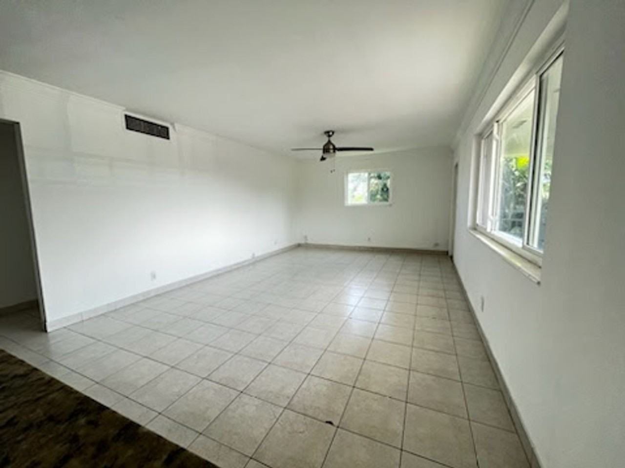 817 Lighthouse Dr - Photo 3 of 8