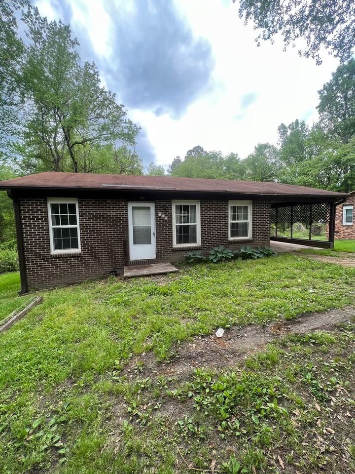 111 Pindal Cir - Photo 3 of 11