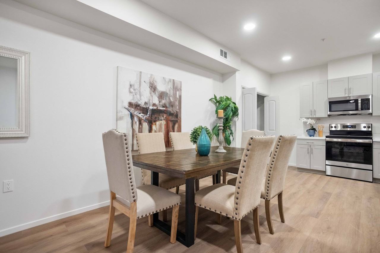 Cove Apartments - Photo 5 of 28