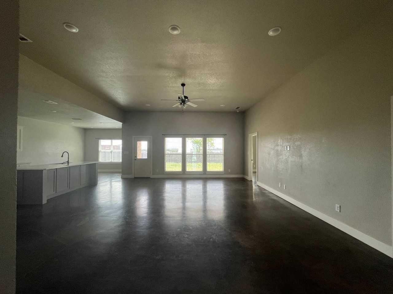 7302 Mountain View Rd - Photo 3 of 18